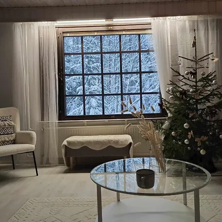 Rauhallinen Metsaen Puoleinen Rivitaloasunto Ja Sauna *