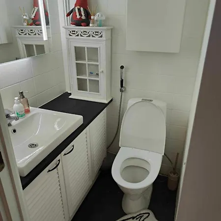 Rauhallinen Metsaen Puoleinen Rivitaloasunto Ja Sauna *