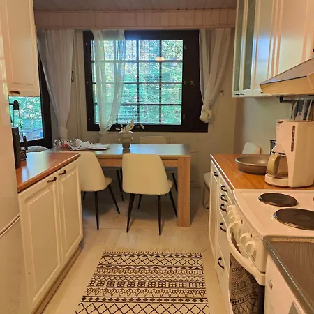 Rauhallinen Metsaen Puoleinen Rivitaloasunto Ja Sauna Apartamento