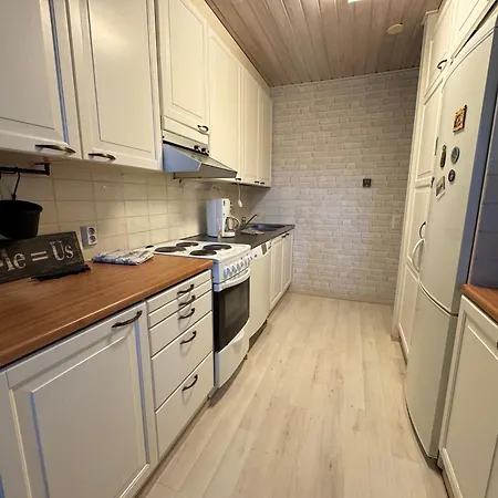 Rauhallinen Metsaen Puoleinen Rivitaloasunto Ja Sauna Appartement